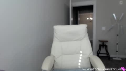 Nikki Jade Taylor online show from February 16, 8:18 pm