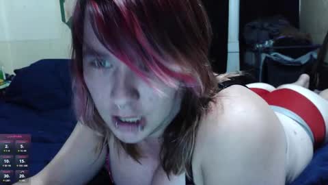 nikkiplays93 online show from January 18, 12:07 am