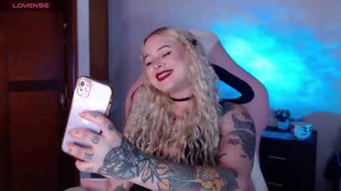 Snapshot of ninaxxstorm chatting on March 10, 1:45 am Nina online show from March 10, 1:45 am