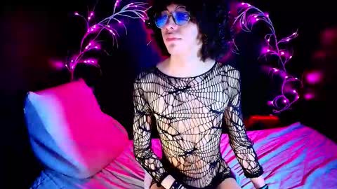 Snapshot of noahxtar chatting on October 18, 11:52 pm Noah Xtar online show from October 18, 11:52 pm