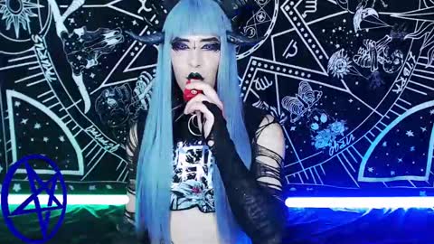 caroline online show from January 7, 11:03 pm