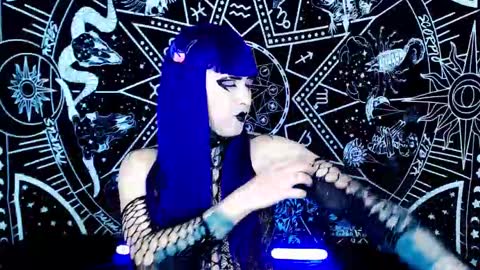 caroline online show from November 17, 12:32 am