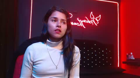 Noha Thomson online show from June 18, 9:30 pm