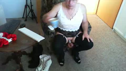 Strumpfhose online show from April 23, 12:29 pm