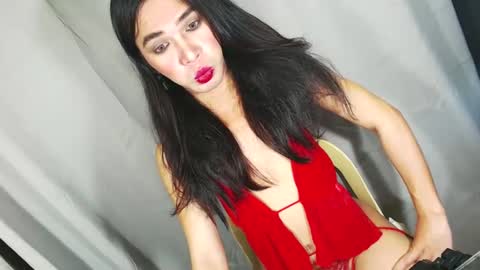 Snapshot of ohlalasamanthaxxx143 chatting on February 18, 5:00 pm IM CHIE DONT FORGET TO FOLLOW ME MAKE ME SMILE HERE THUMB UP FOR 25TOK online show from February 18, 5:00 pm