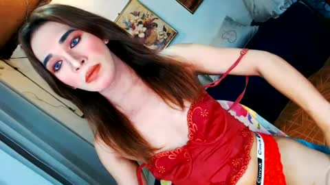 IM CHIE  DONT FORGET TO FOLLOW ME  MAKE ME SMILE HERE  THUMB UP FOR 25TOK  online show from June 29, 4:17 pm