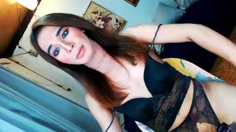 IM CHIE  DONT FORGET TO FOLLOW ME  MAKE ME SMILE HERE  THUMB UP FOR 25TOK  online show from July 6, 5:37 pm