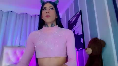 oliviahot01 online show from April 9, 5:09 am