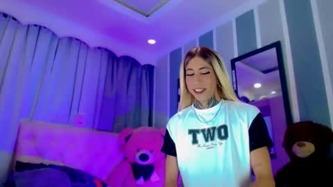 oliviahot01 online show from May 31, 2:32 am