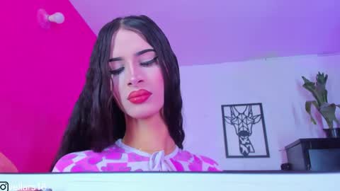 vella online show from February 22, 7:38 pm