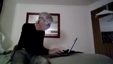 Snapshot of pantyman6216 chatting on October 14, 5:52 am pantyman6216 online show from October 14, 5:52 am