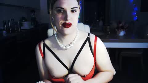 Snapshot of paoladoll chatting on December 11, 12:03 am Sarina Williams online show from December 11, 12:03 am