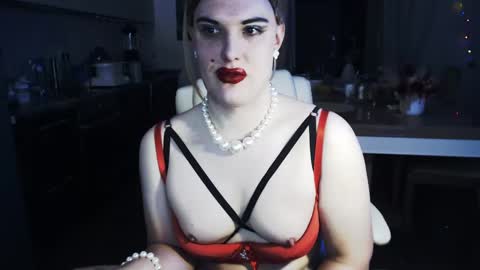 Snapshot of paoladoll chatting on December 12, 1:49 pm Sarina Williams online show from December 12, 1:49 pm