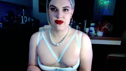 Sarina Williams online show from April 19, 1:34 pm