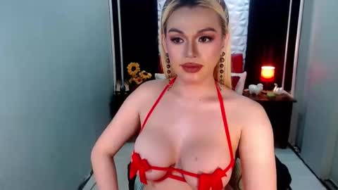 Snapshot of phenominalduodiva chatting on September 25, 3:08 pm cervena online show from September 25, 3:08 pm