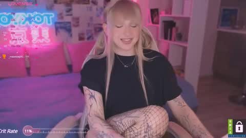 pinkvenom_ online show from March 4, 6:07 pm