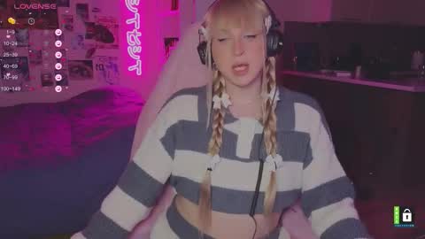 pinkvenom_ online show from February 28, 3:19 pm