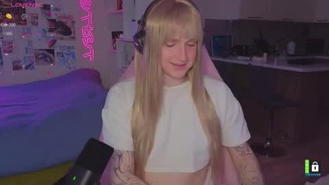 pinkvenom_ online show from March 7, 10:32 am