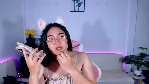 Ploysai online show from June 13, 8:03 am