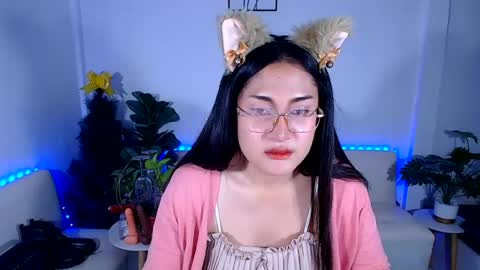 Ploysai online show from June 19, 9:47 am