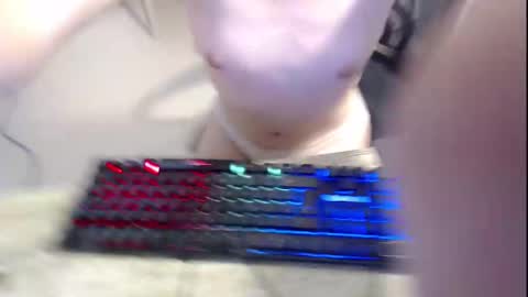Snapshot of pretty_molly18 chatting on December 20, 6:45 pm Its me Molly 3 online show from December 20, 6:45 pm