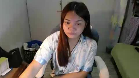 prettygurl25 online show from August 3, 12:11 pm