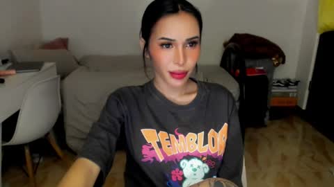 Snapshot of prettylittlesuckerr chatting on October 12, 1:13 pm Jovill Mays online show from October 12, 1:13 pm