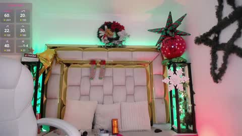 Snapshot of princess_helena_ chatting on December 14, 1:50 am princess helena online show from December 14, 1:50 am