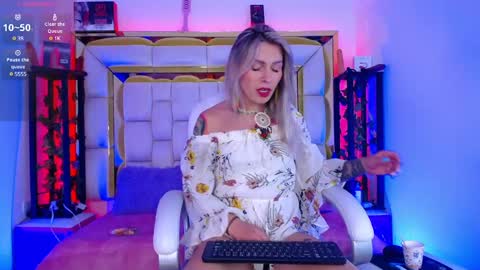 Snapshot of princess_helena_ chatting on January 14, 2:40 am princess helena online show from January 14, 2:40 am