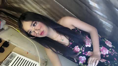 Snapshot of princess_thea123 chatting on February 23, 1:13 am My Love online show from February 23, 1:13 am