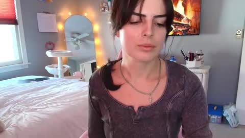 Princess Elysia online show from February 3, 3:50 pm