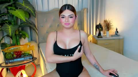 Snapshot of princesshugecumontop chatting on October 10, 2:40 pm PrincessDONT FORGET TO FOLLOW ME online show from October 10, 2:40 pm