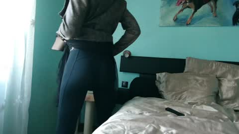 Snapshot of prxscillia_tx chatting on February 5, 3:53 pm prxscillia_tx online show from February 5, 3:53 pm