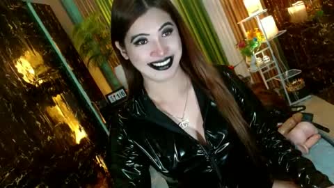 Kendal  online here from 6am-3pm philippine time online show from June 16, 2:47 am