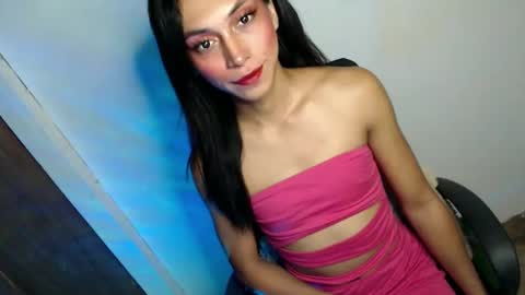 Snapshot of queenfoxylady chatting on February 10, 10:20 am just call me QUEEN and ill be there online show from February 10, 10:20 am