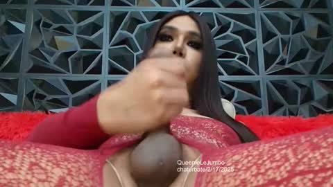 Snapshot of queenielejumbo chatting on February 17, 3:47 am QueenieLeJumbo online show from February 17, 3:47 am