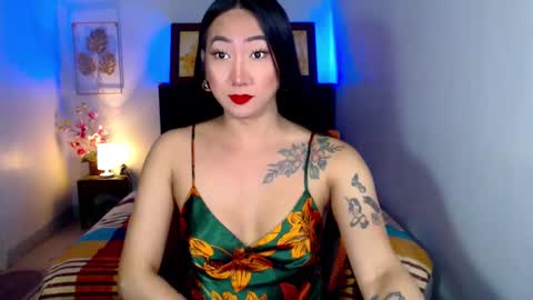 QUEEN online show from February 14, 8:10 am