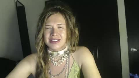 Snapshot of queennicky88 chatting on December 9, 3:40 am Nico online show from December 9, 3:40 am