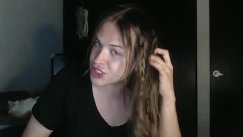 Snapshot of queennicky88 chatting on December 15, 6:07 am Nico online show from December 15, 6:07 am