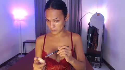 Snapshot of queenvalentinats chatting on December 3, 1:06 pm ValentinaMoone online show from December 3, 1:06 pm
