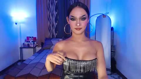 Snapshot of queenvalentinats chatting on December 28, 8:48 am ValentinaMoone online show from December 28, 8:48 am
