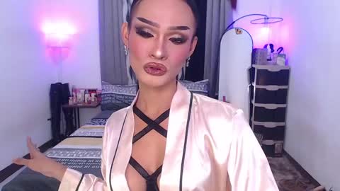 Snapshot of queenvalentinats chatting on March 9, 7:48 pm ValentinaMoone online show from March 9, 7:48 pm
