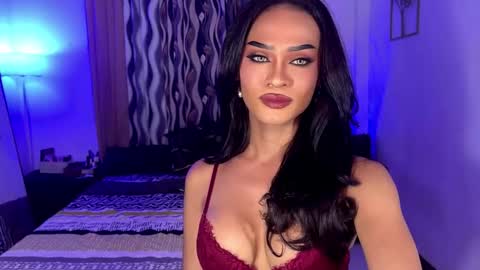 Snapshot of queenvalentinats chatting on October 1, 3:56 pm ValentinaMoone online show from October 1, 3:56 pm