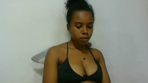 rasoelysca online show from December 14, 3:18 pm