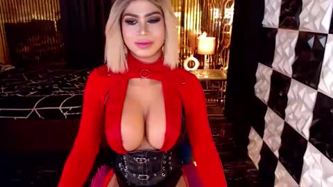 ravenmystiquex online show from April 9, 4:57 pm