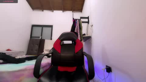 regina_mills_milk online show from May 13, 11:58 pm
