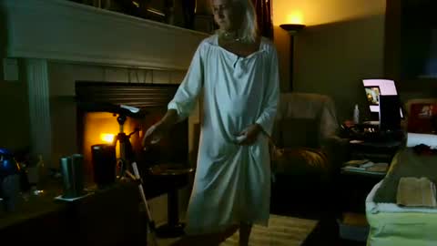 PINK HOLE TWINK online show from February 8, 5:18 am