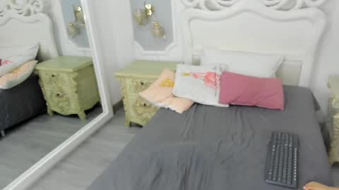 Snapshot of roxana_scott1 chatting on September 23, 3:56 am roxana_scott1 online show from September 23, 3:56 am