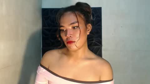 Snapshot of royaltymarcela6969 chatting on October 15, 1:00 pm royaltymarcela6969 online show from October 15, 1:00 pm