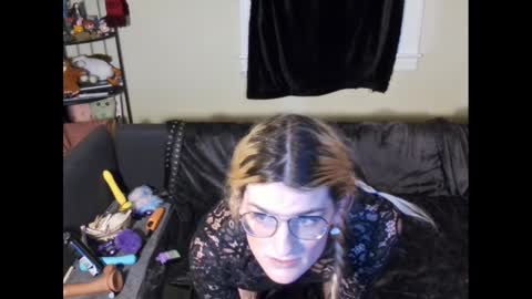 Snapshot of ryn_michele chatting on December 26, 10:20 pm Ryn Michele online show from December 26, 10:20 pm